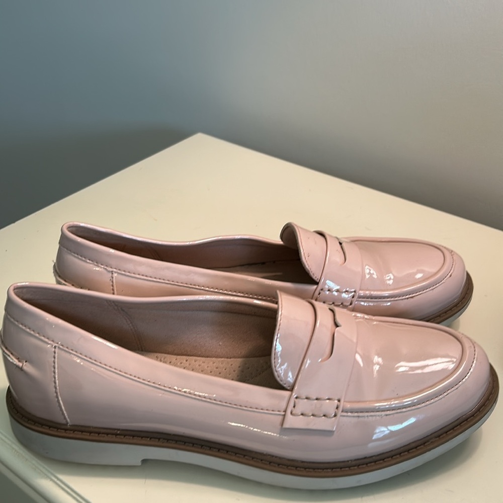 Clarks collection soft cushion women’s size 8.5 soft pink GUC